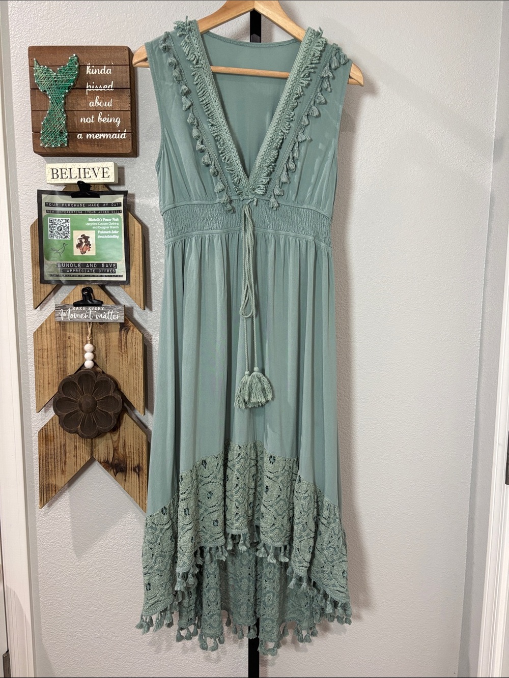 Sleeveless Sage Green V-Neck Boho Dress Crotchet hem &neckline pp18 L39-47